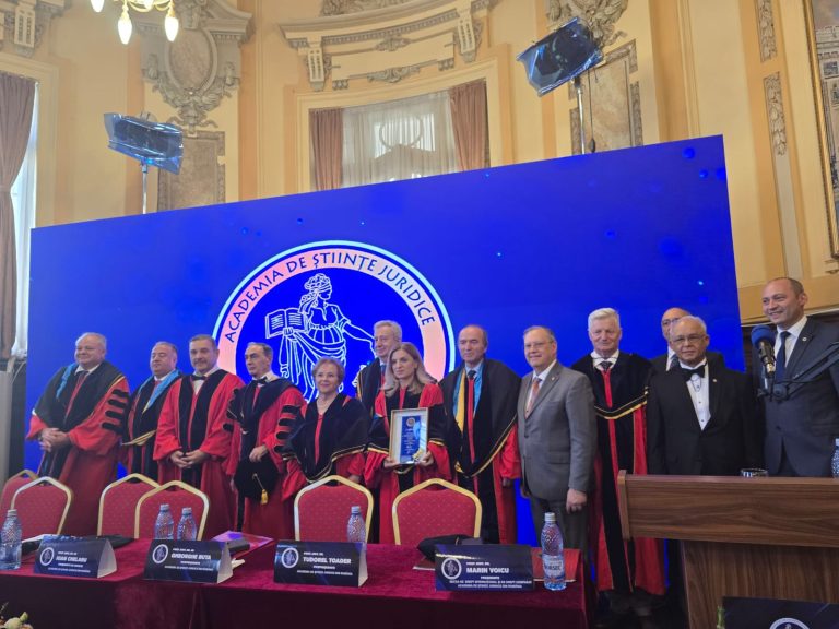 Participare la ceremonia de primire în Academia de Științe Juridice din România.                                         Sub ocrotirea zeiței Themis – simbolul dreptății divine ⚖️